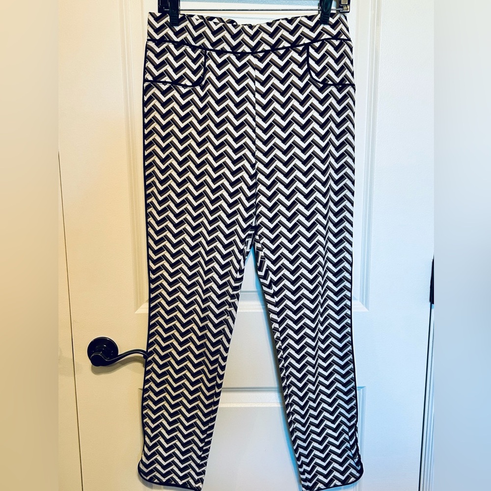 HUE Geometric Black, White and Gold Pull on Pants